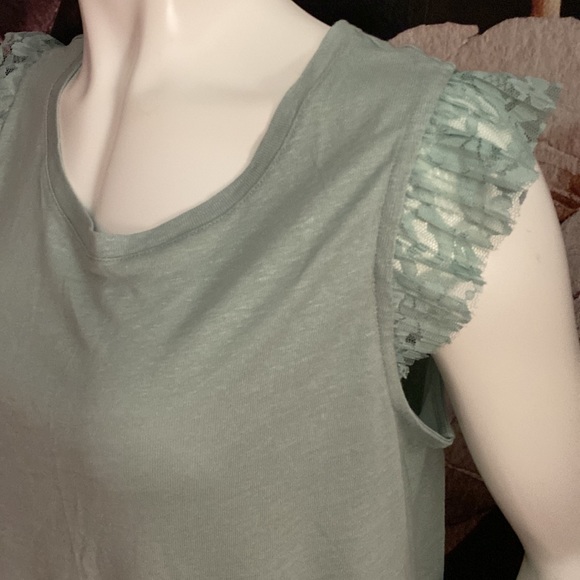 H&M Maternity Top - Picture 2 of 5